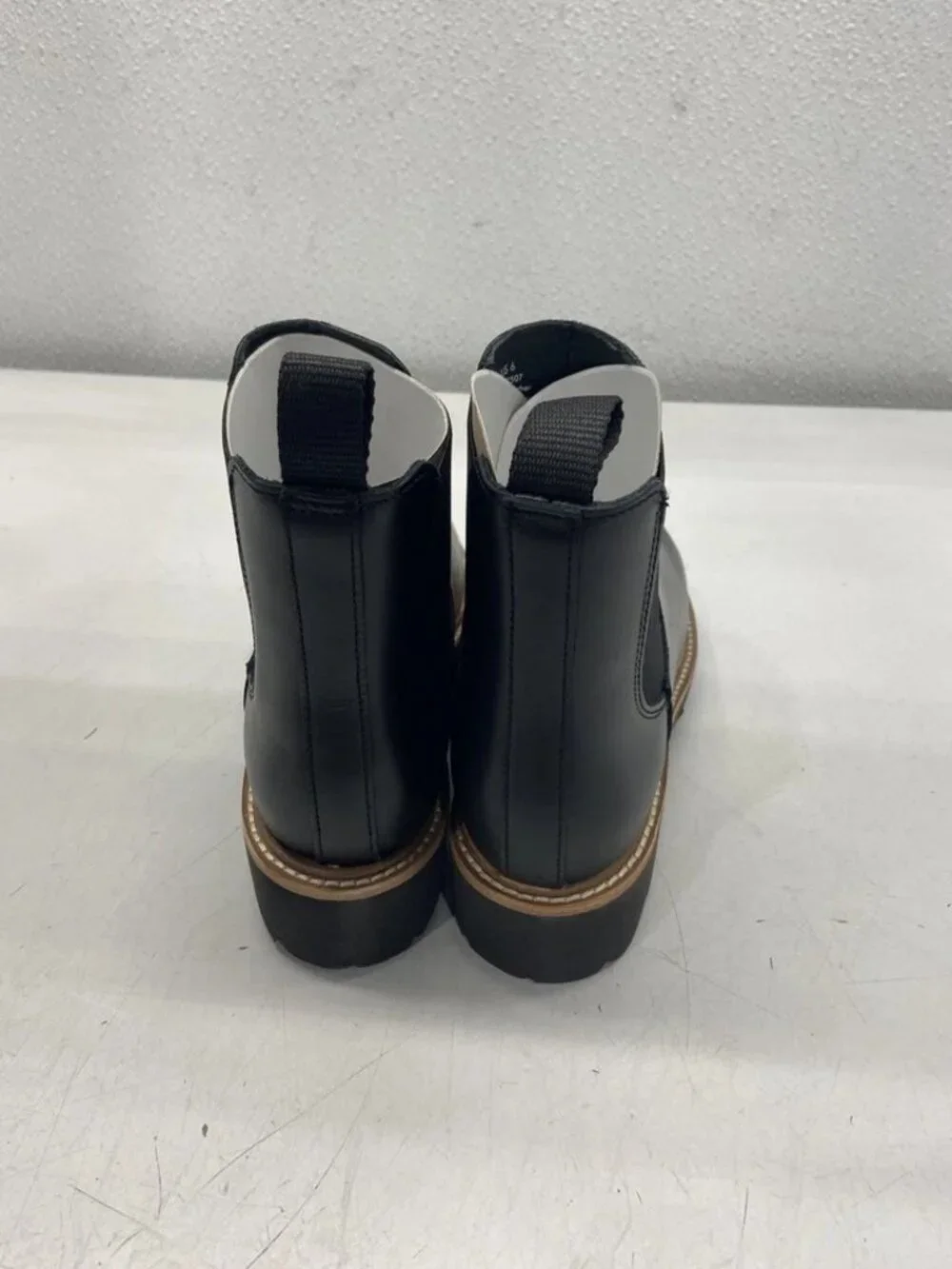 Nisolo Go-To Lug Chelsea Boot Black Men's Sz.6
